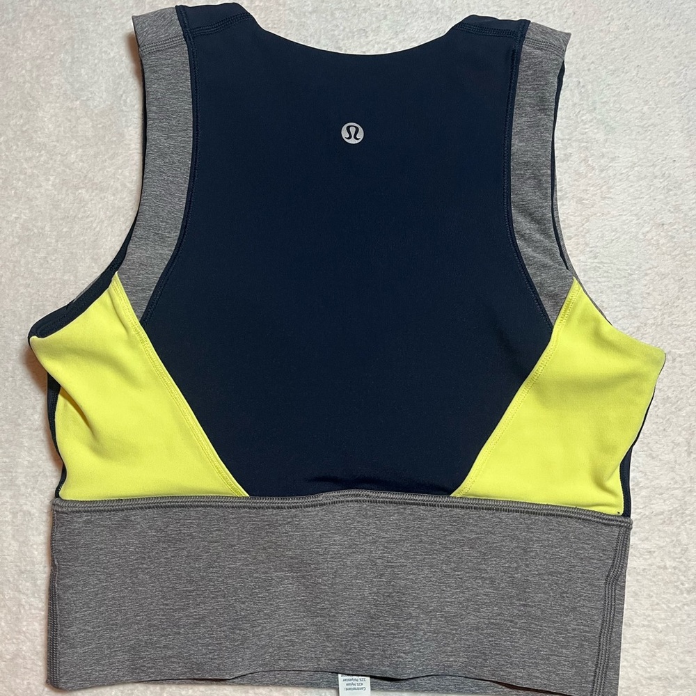 Lululemon sports bra